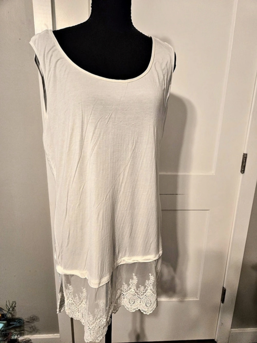 Vintage 1990s Westbound Cream Knit Scalloped Lace Hem Nightgown - Size XL